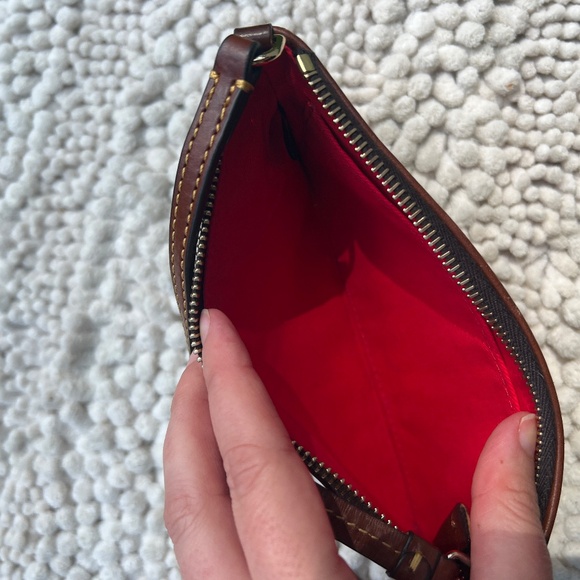 Dooney & Bourke Croc Embossed Leather Large Slim Wristlet Bag Wallet Brown - Picture 7 of 7